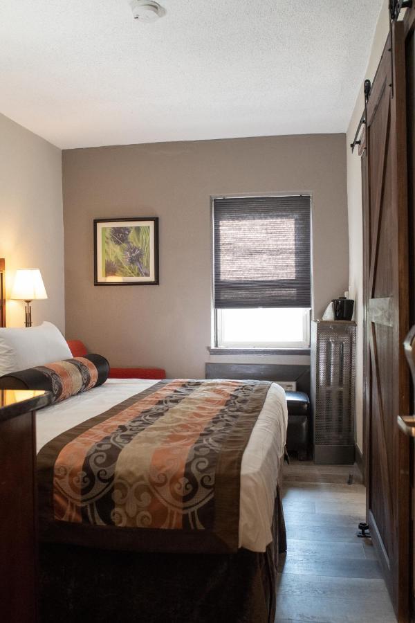 Hotel Chataura Dearborn Exterior foto